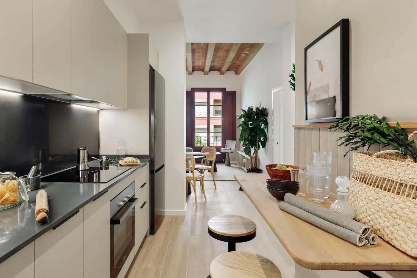 Castell - 2 Bedrooms And Balcony In Sant Antoni Барселона
